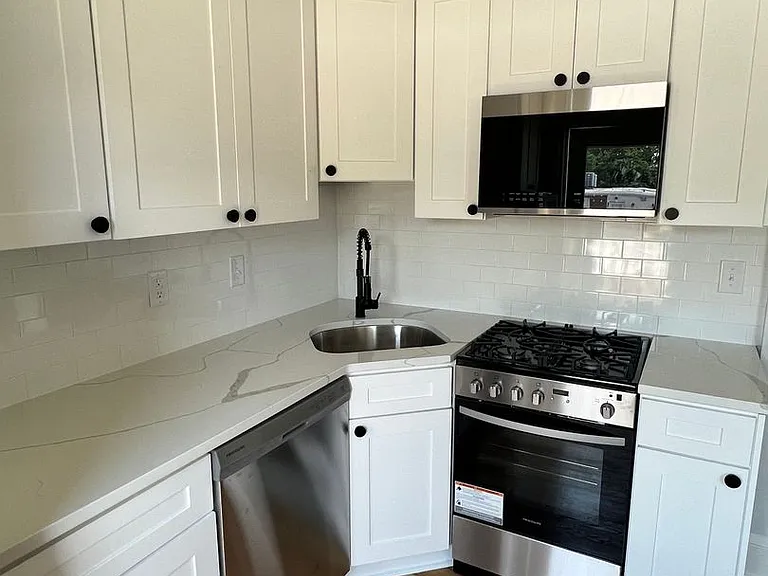 4518 Grove Ave — Photo 1