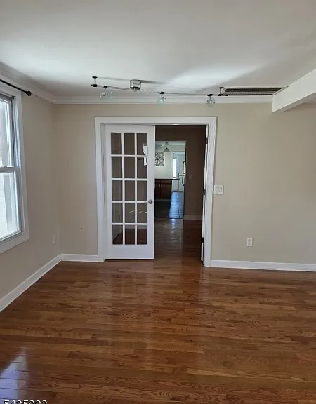 929 Adams Ave — Photo 10