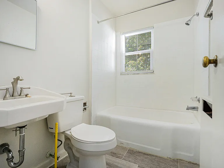 Westnedge Hills Apts — Photo 43