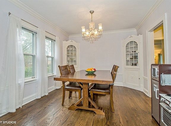 5th image of 9829 Karlov Ave