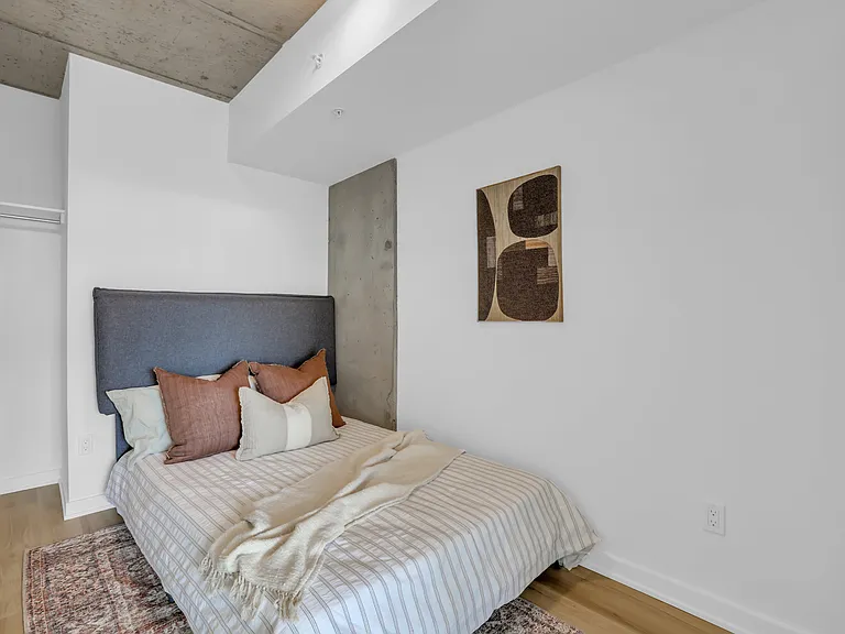 36 Robinson Ave — Photo 16
