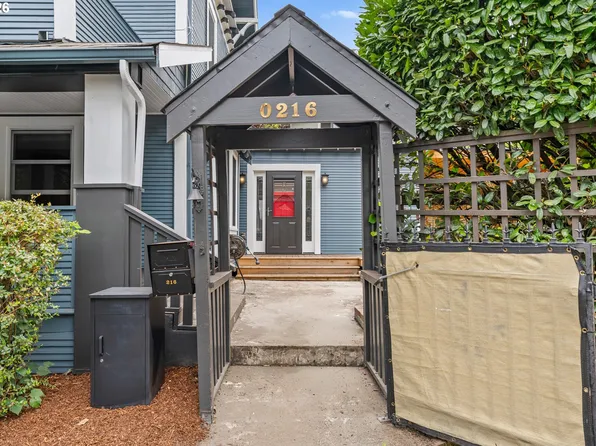 216 S Iowa St, Portland, OR 97239