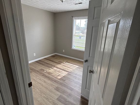 4th image of 7506 Glen Walker Ln