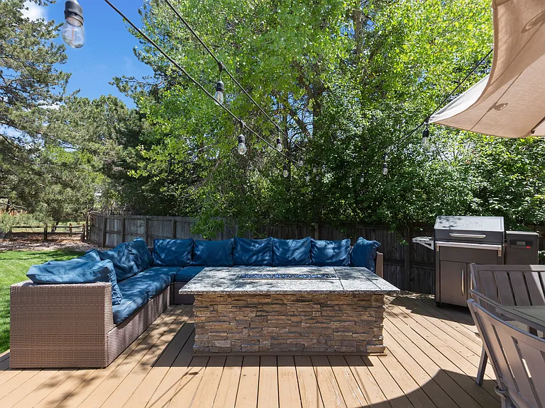 7704 S Elm Ct — Photo 35