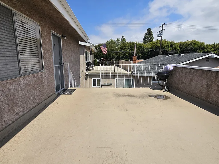 21007 Ladeene Ave #C — Photo 4