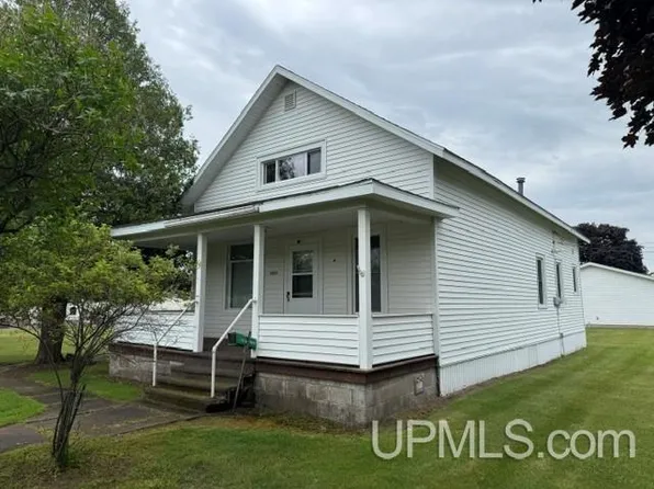 7865 Michigan St, Rapid River, MI 49878