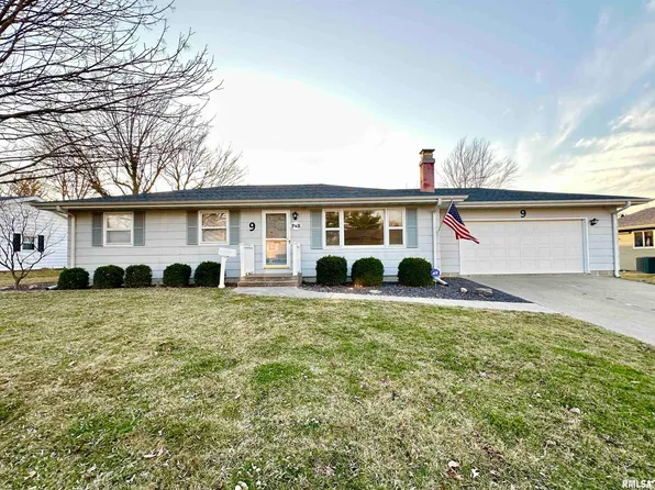 9 Merrygrove Dr, Jacksonville, IL 62650