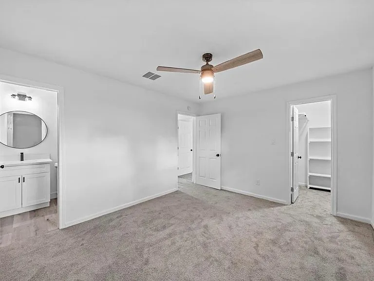 9618 Glenwood Forest Dr — Photo 3