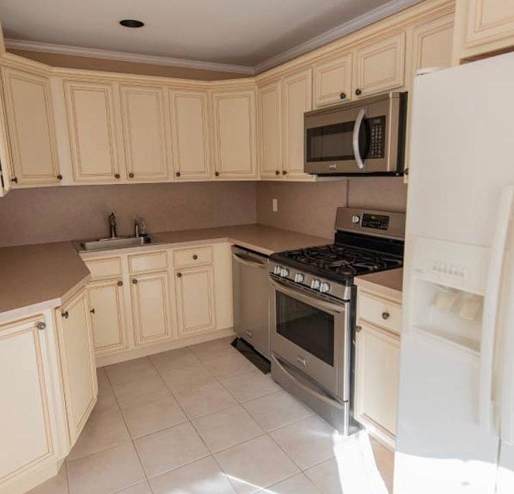2nd image of 20 Foothill Ct #1