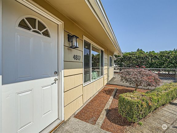 3rd image of 4817 Diamond Boulevard SW