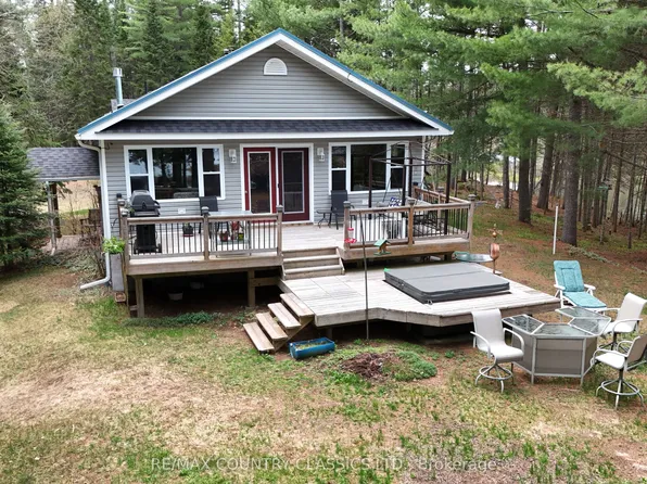 4501 Elephant Lake Rd, Dysart Et Al, ON K0L 2A0