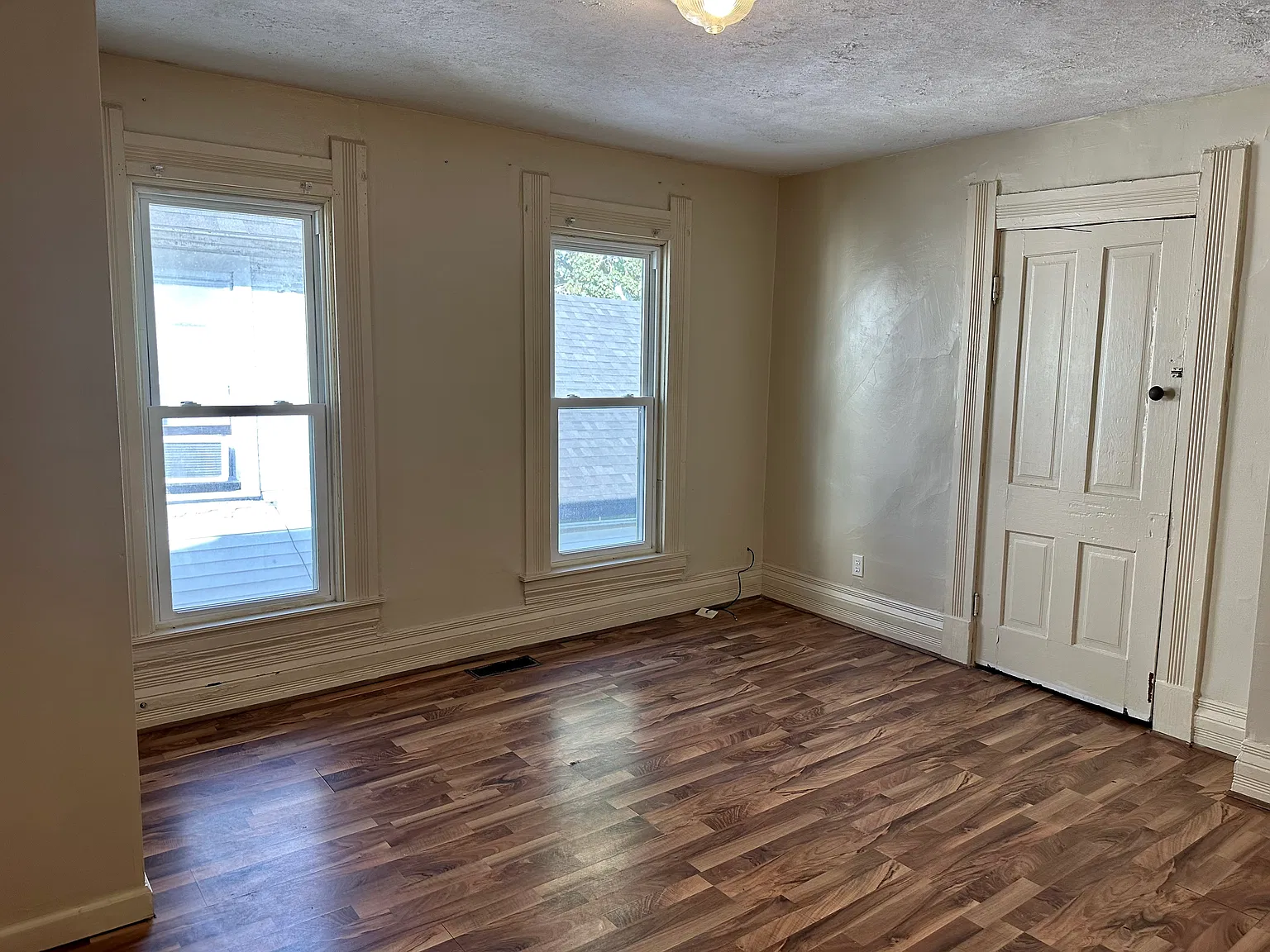 1 bed, $650 — Photo 2