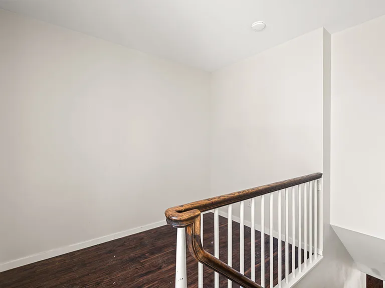 80 Green St — Photo 7