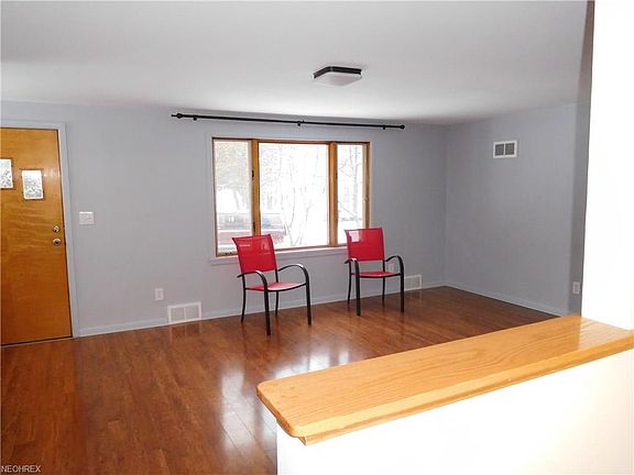 2nd image of 390 Woodland Ave
