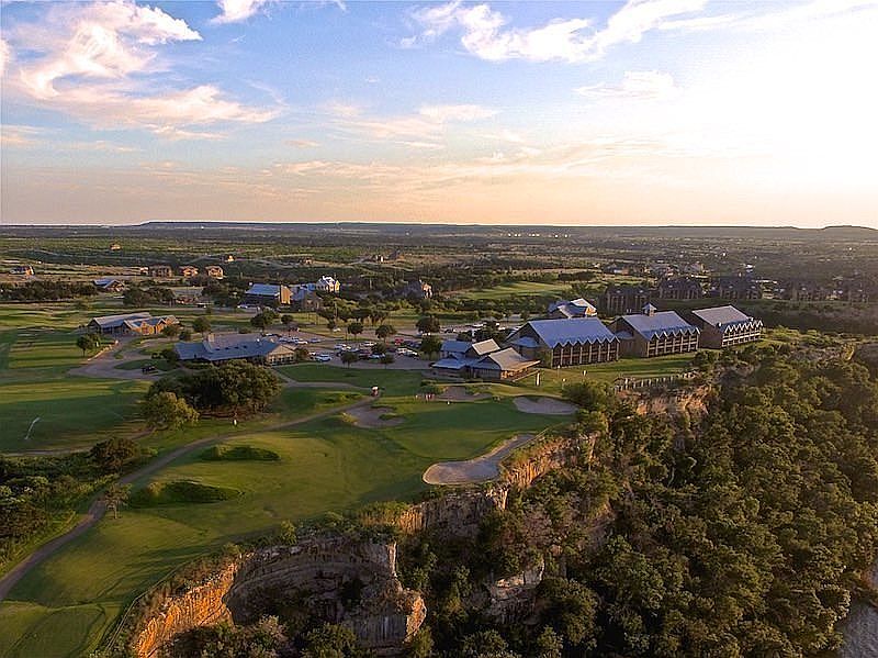 1st image of Glen Eagles Dr