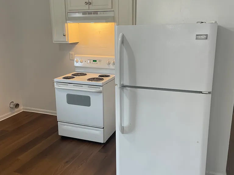 811 Mobile St #A — Photo 3