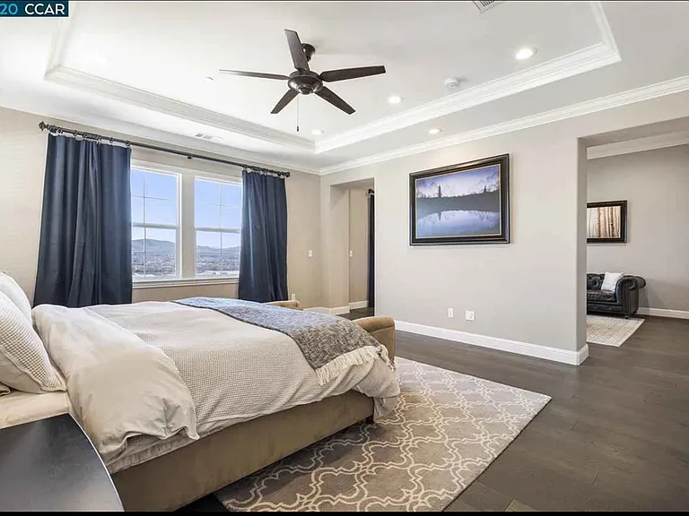 2049 Elderberry Dr — Photo 14