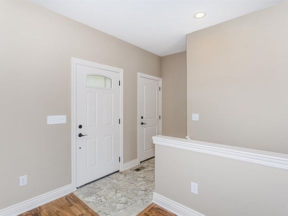 4th image of 1 N Oak Ct