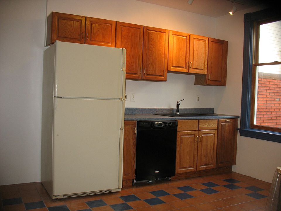 Kitchen side with 2nd sink