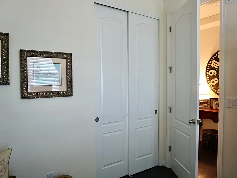 1st floor bedroom (with closet)