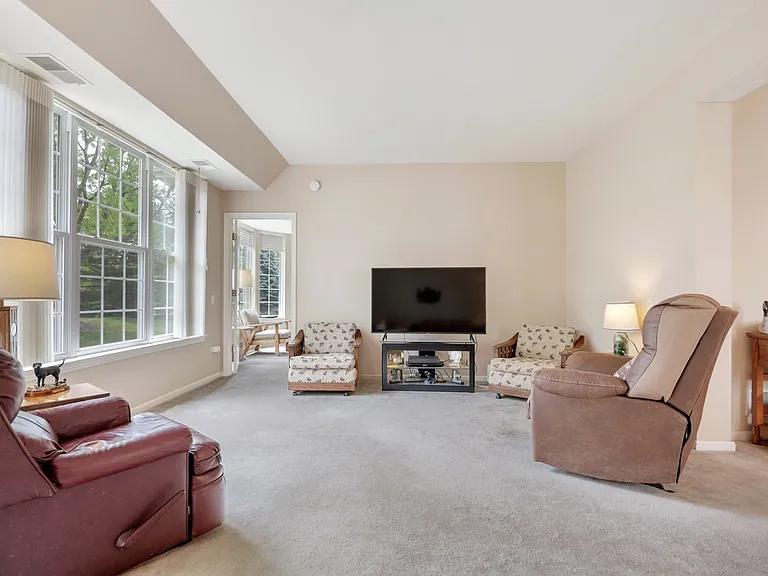 12452 Wedgemere Dr — Photo 12