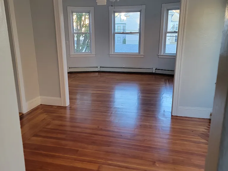 28 Osborn St #2 — Photo 9