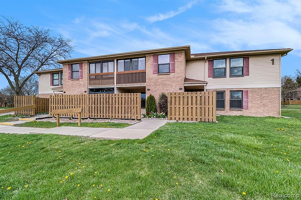 19193 Surrey Ln, Northville, MI 48167 | Zillow