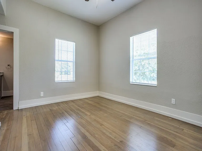 901 W Morton St — Photo 10