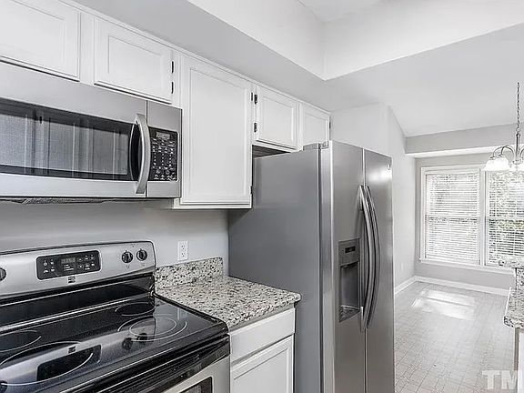 5th image of 109 Killam Ct APT 2B
