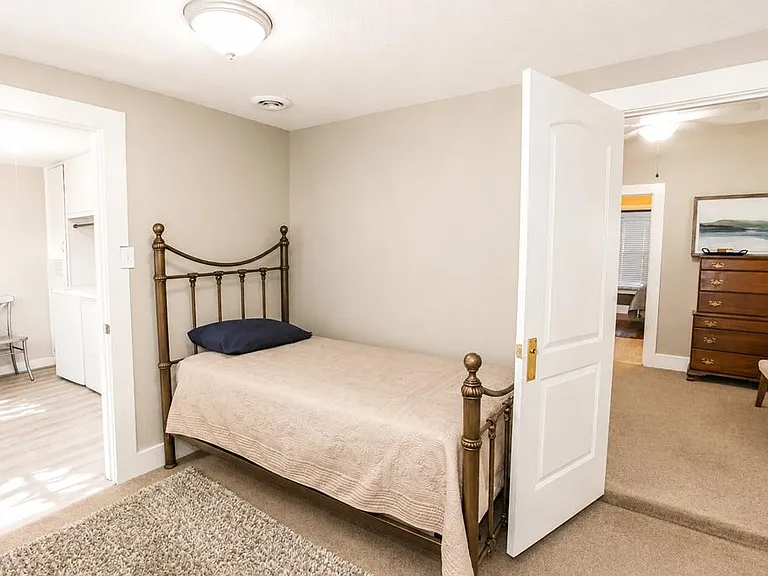 1809 S Lancaster St — Photo 15