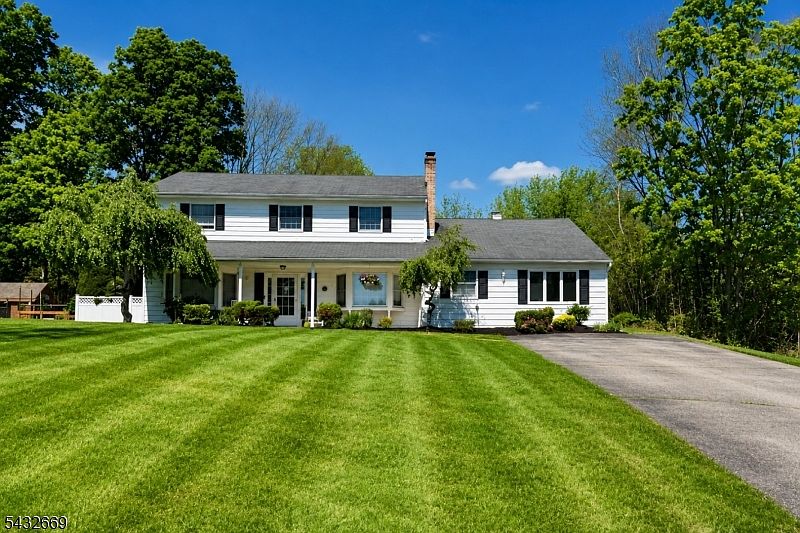 1st image of 25 Carol Dr
