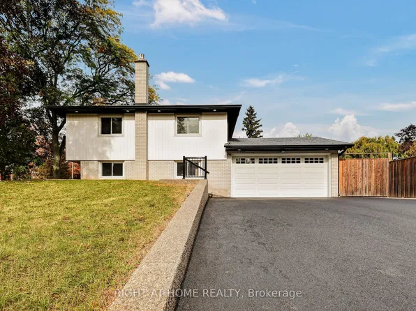 139 3rd Line, Oakville, ON L6L 3Z9