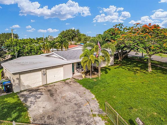 3rd image of 3645 SW 23rd Ct