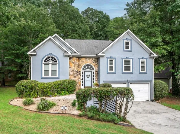 7024 Hollow Oak Ct, Rex, GA 30273