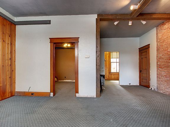 5th image of 1006 Maine St