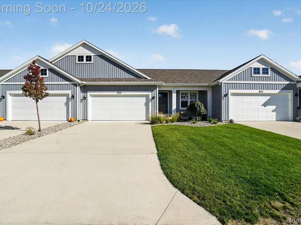 1534 N Village Cir, Kalamazoo, MI 49009