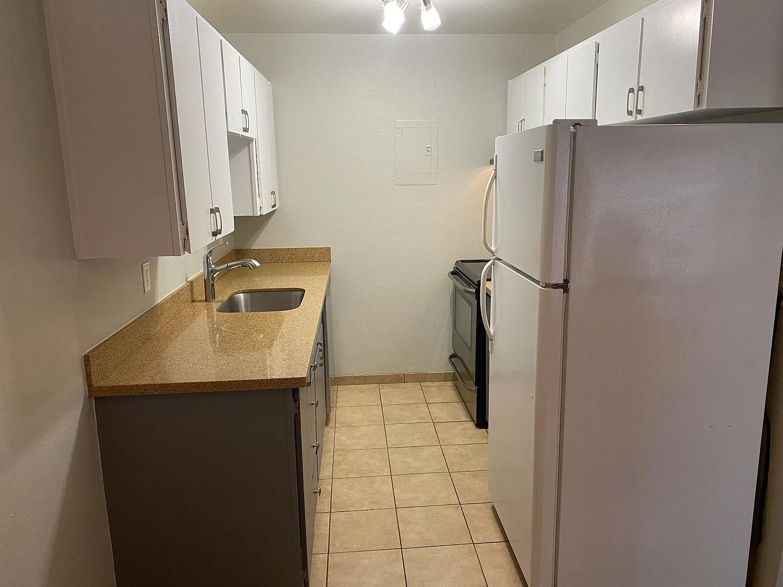 401 Taylor Ave NW — Photo 2