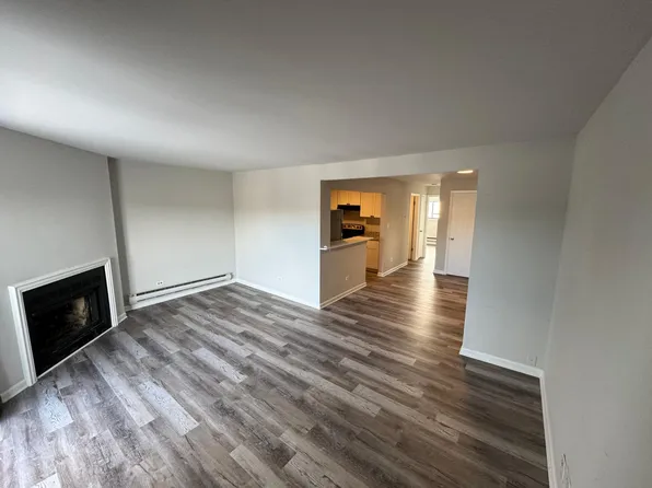 4253 Jennifer Ln APT 2C, Arlington Heights, IL 60004