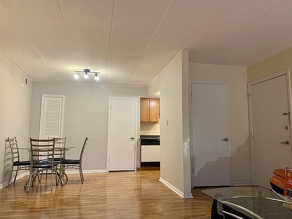 5th image of 10831 S Keating Ave APT 2SE