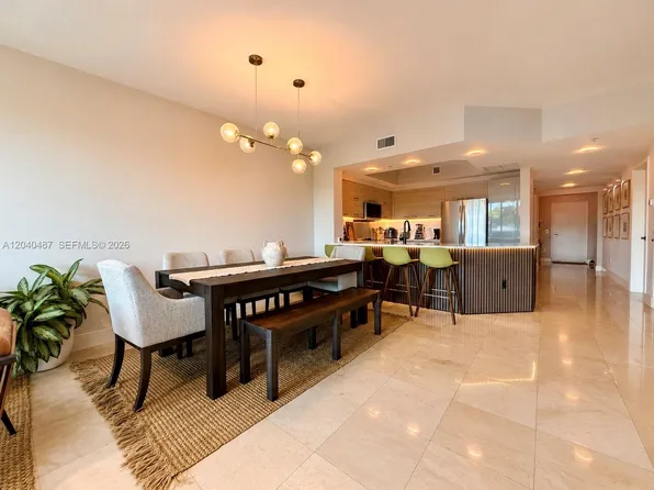 15051 Royal Oaks Ln APT 303, North Miami, FL 33181