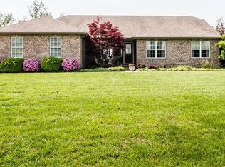 8650 Fernwood Dr, Columbia, IL 62236