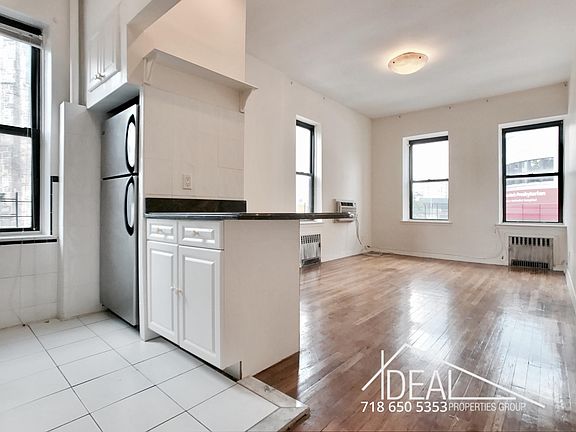 4th image of 474 6th St #1