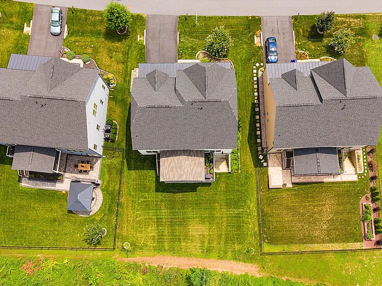 7142 Starmount Way — Photo 96