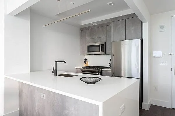 Rented by Kahen Properties | media 16