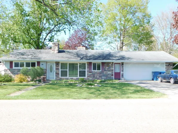 304 W Edgar Bergen Blvd, Decatur, MI 49045