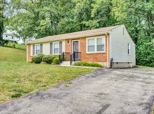 596 Stacie Dr, Vinton, VA 24179