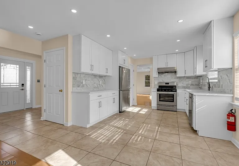 71 Nostrand Rd — Photo 11