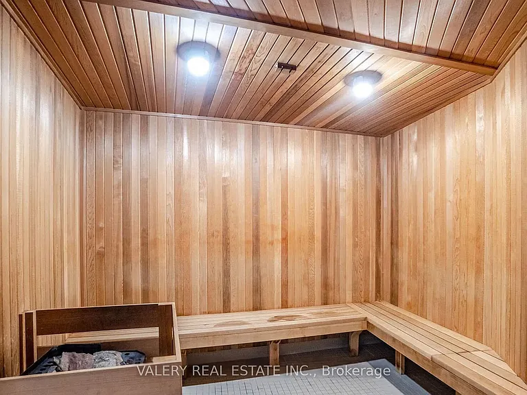 38 Iannuzzi St W #1607 — Photo 12