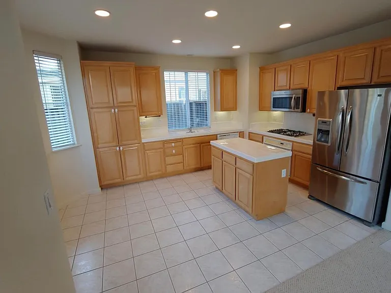 3031 Whisperwave Cir — Photo 3