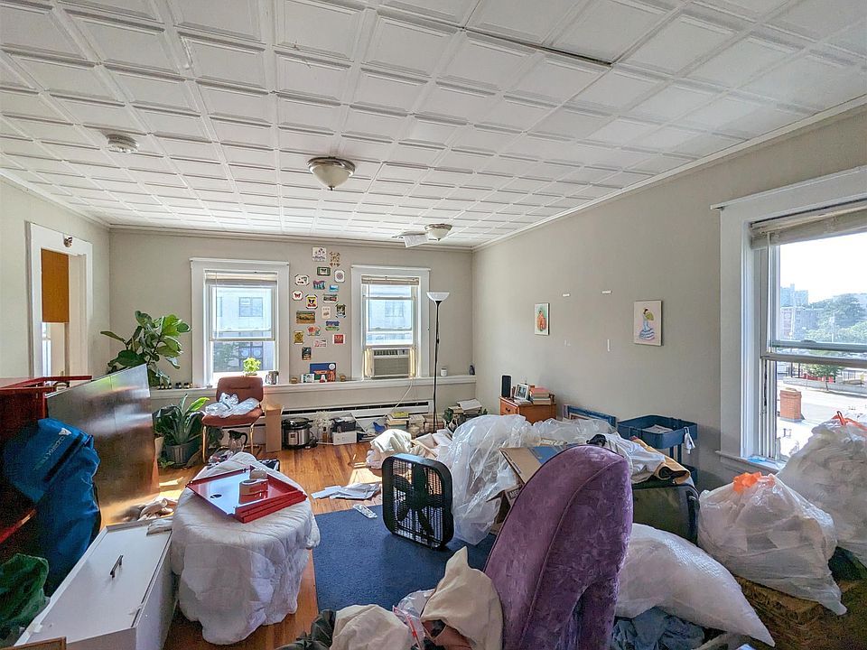 1st image of 721 Massachusetts Ave #9